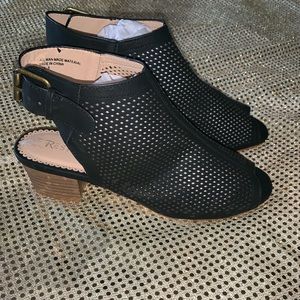 Restricted Mesh Peep Toe